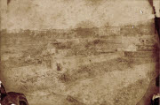 Saint-Denis : Caserne militaire / [Non identifié]. - [La Réunion], [1870-1875]. - 1 photogr. pos. : papier albuminé ; 15,7 x 23,1 cm.